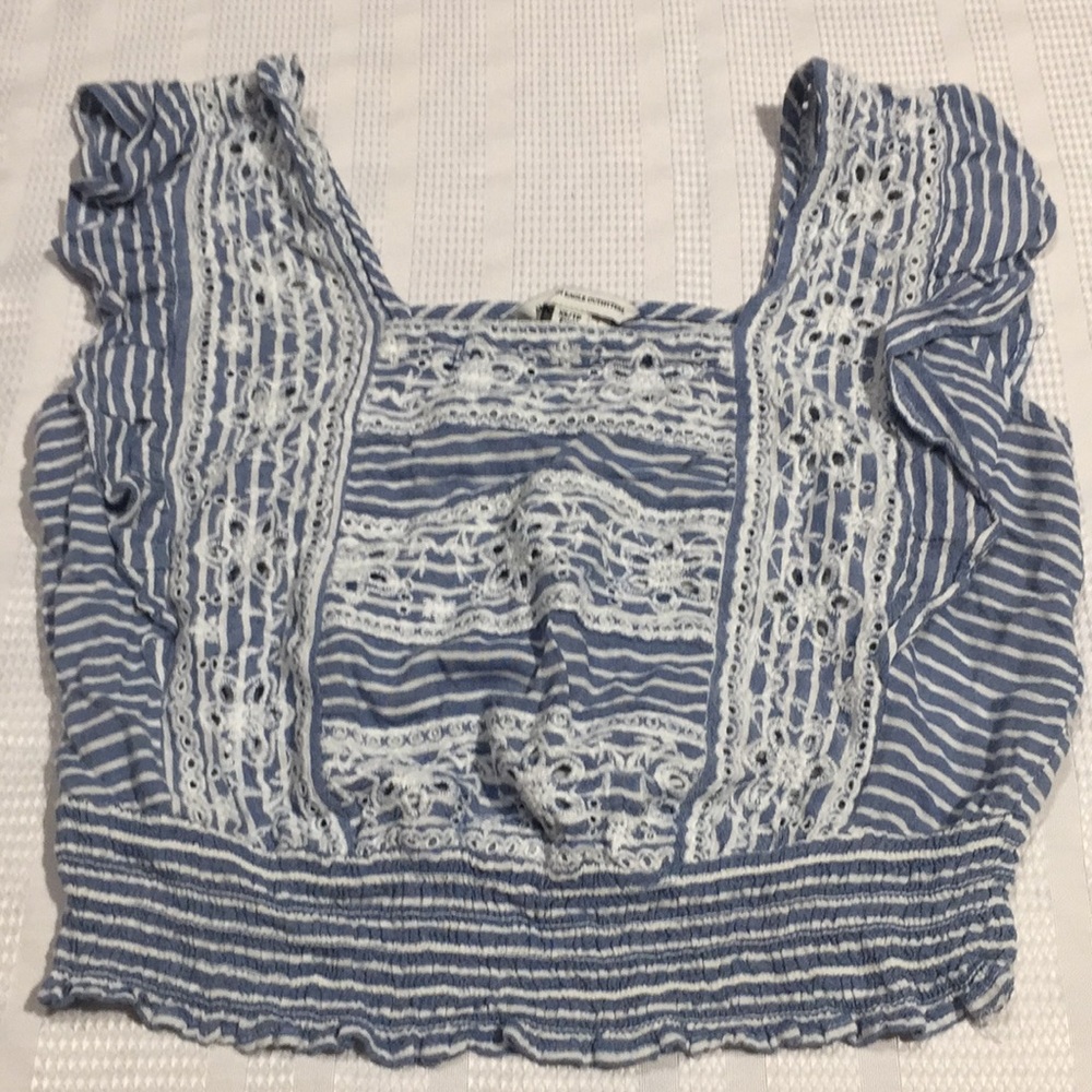 American eagle outfitter embroidered top sz xs